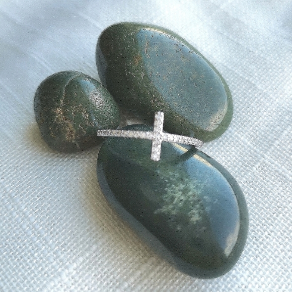 New, Sterling Silver CZ cross crucifix prayer ring size 7 - Picture 2 of 3